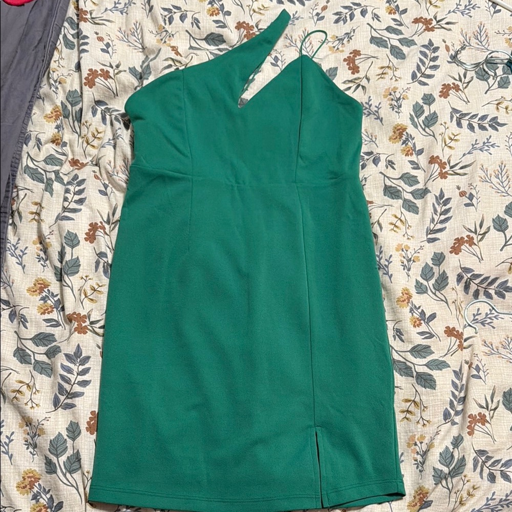 Elegant Green One-Shoulder Dress